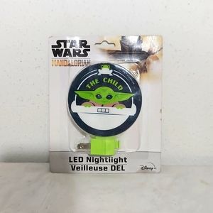 NIP star wars the mandalorian the child baby yoda plug in LED night light